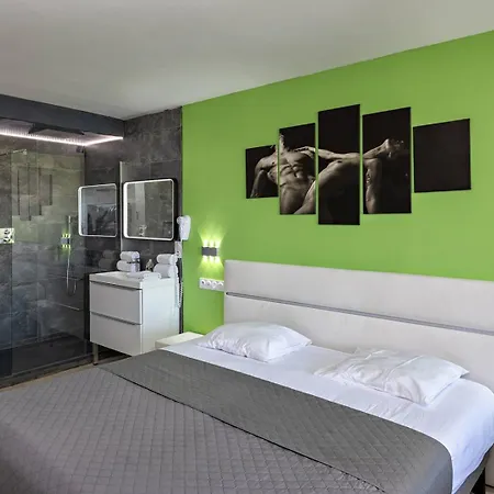 Jungle - Héliopolis D 41 - Luxe - 2 Personnes Agde